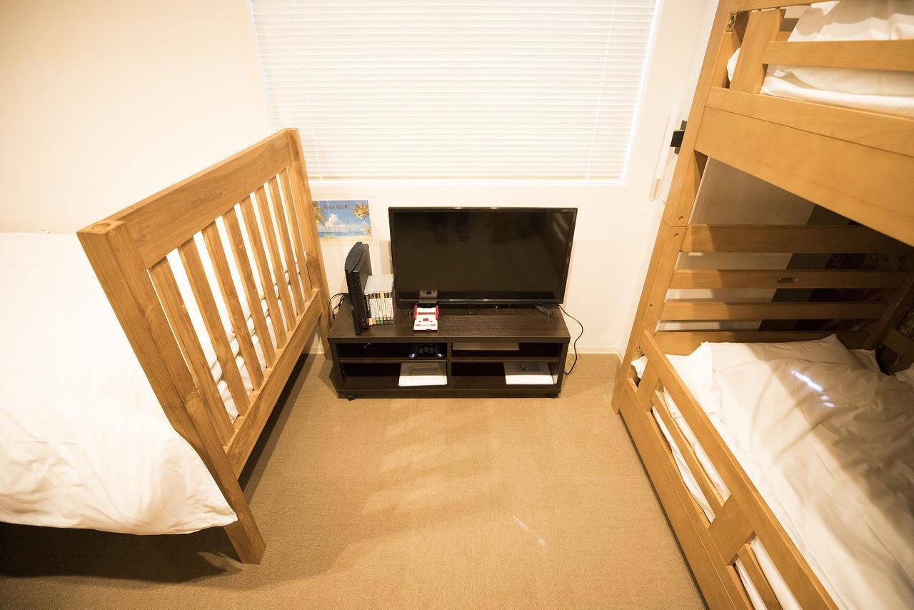 Yadokari Namba Hostel โอซาก้า ภายนอก รูปภาพ