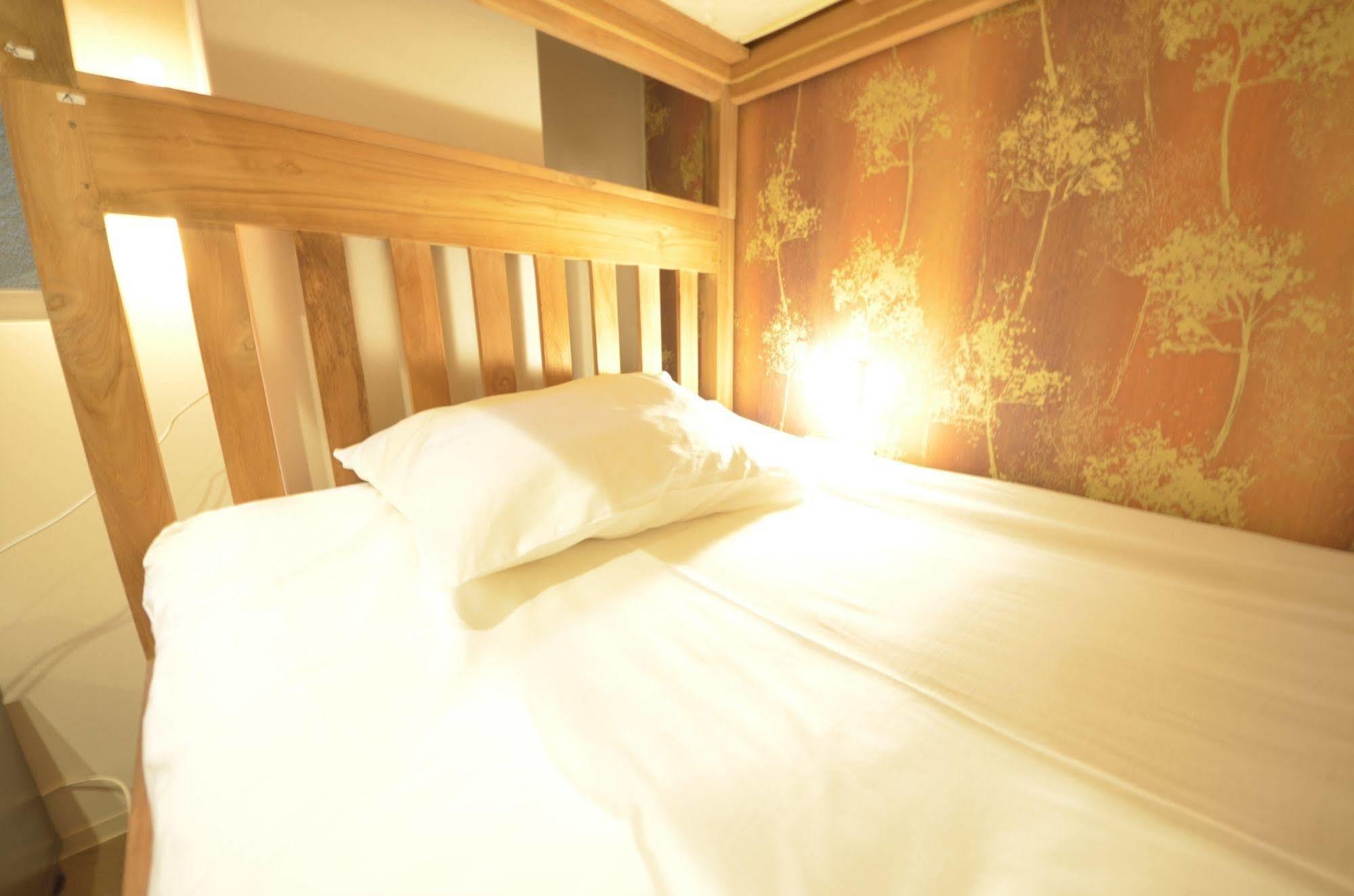 Yadokari Namba Hostel โอซาก้า ภายนอก รูปภาพ