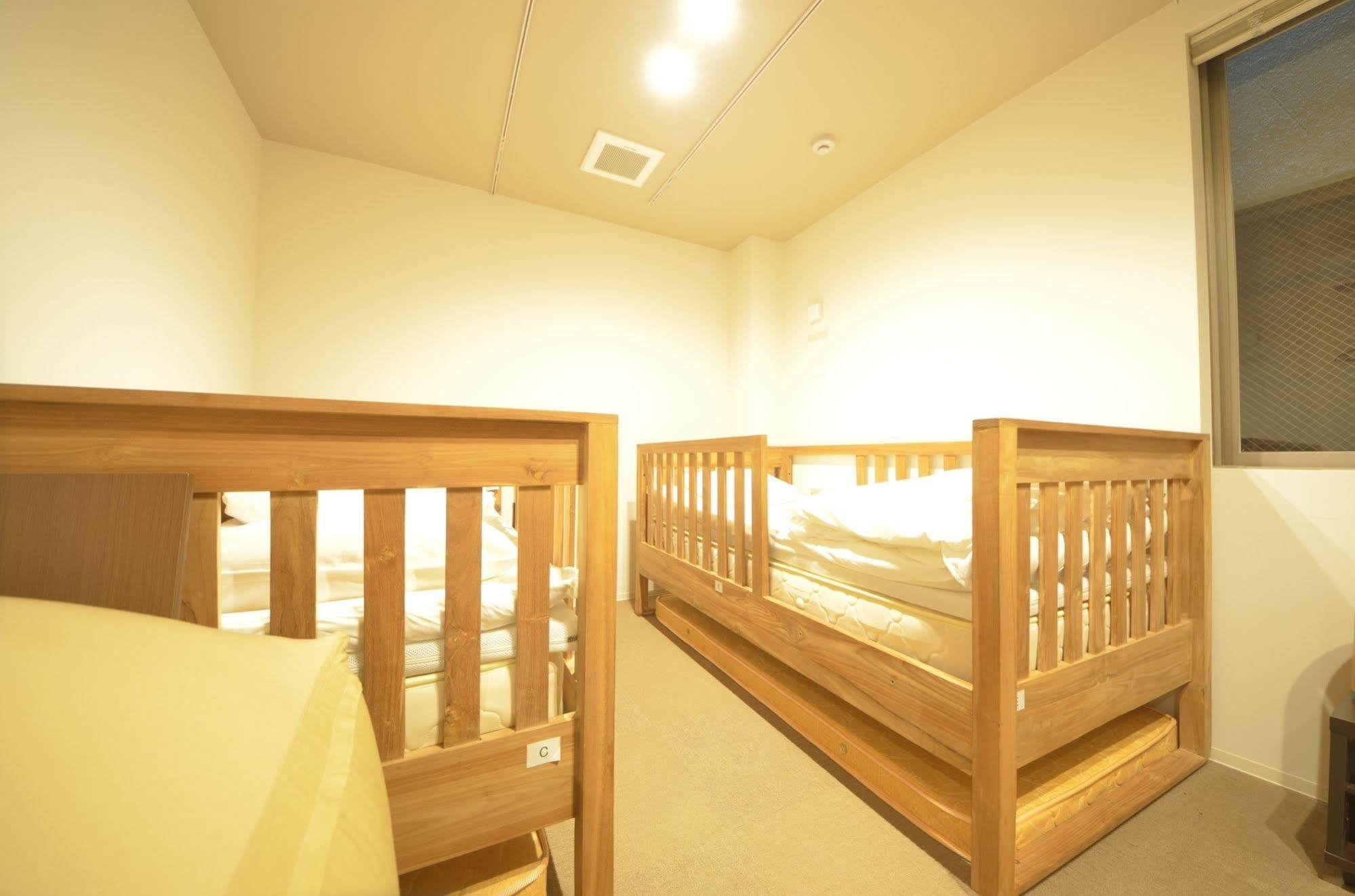 Yadokari Namba Hostel โอซาก้า ภายนอก รูปภาพ