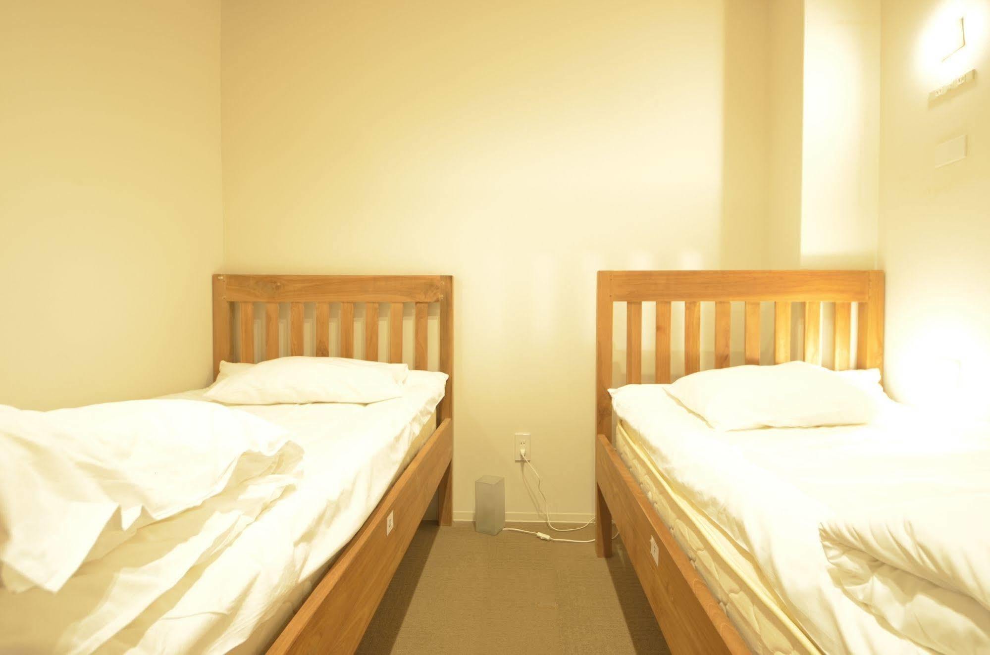 Yadokari Namba Hostel โอซาก้า ภายนอก รูปภาพ